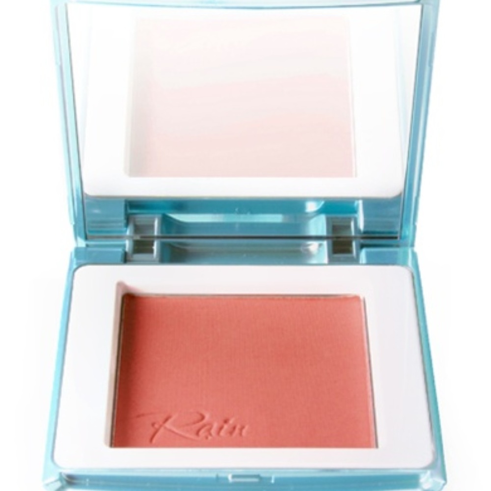 BNIB Rain Cosmetic Glowing Blush Burlesque